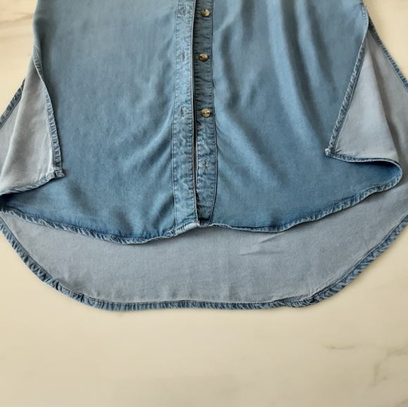 YOUNG + HEARTS SLEEVELESS CHAMBRAY SHIRT SZ L - Picture 9 of 9